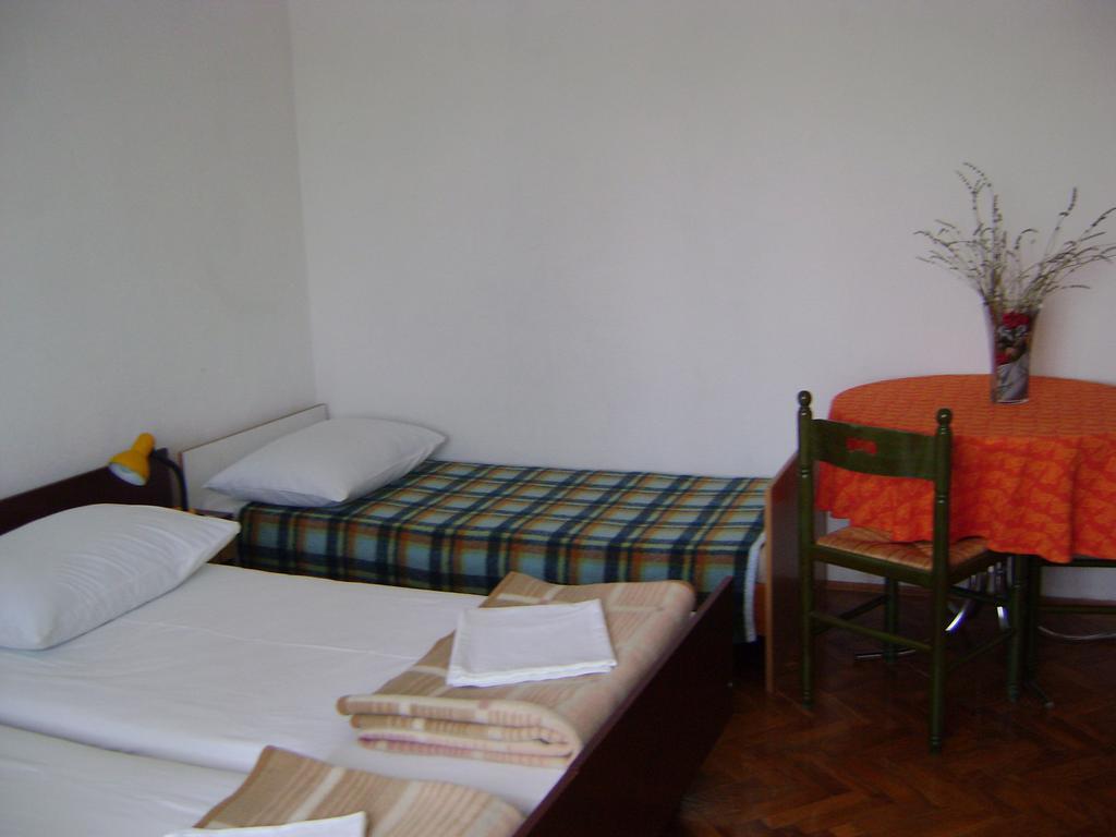 Apartments Radulovic Weißenburg Zimmer foto