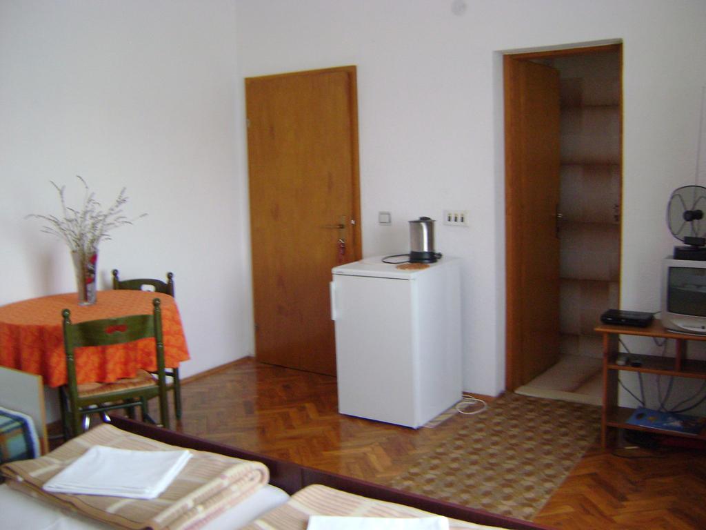 Apartments Radulovic Weißenburg Zimmer foto